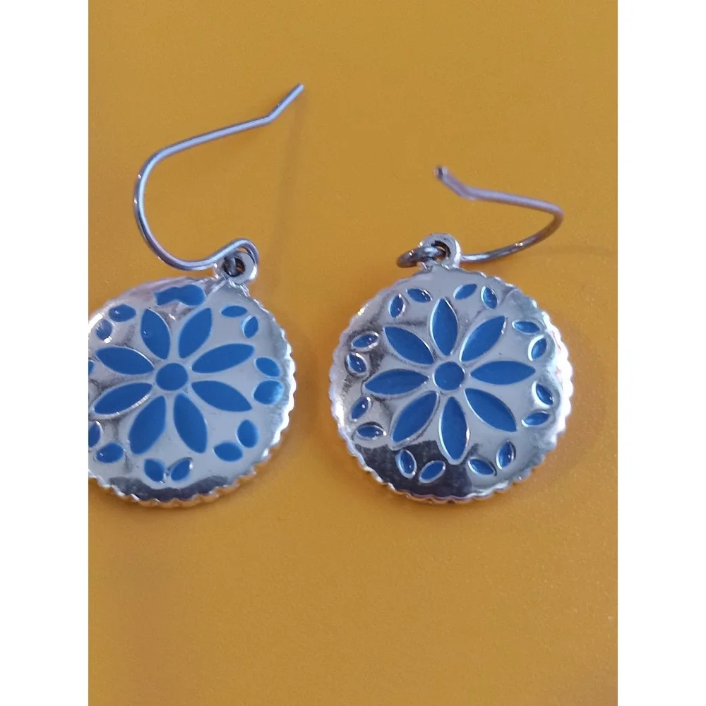 Blue Enamel Flower Silver Tone Round Drop Dangle Earrings Scalloped Floral Boho